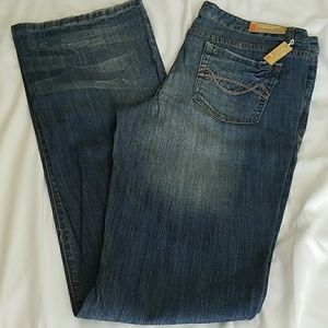 NWT Mossimo Supply Woman's Distressed Jeans